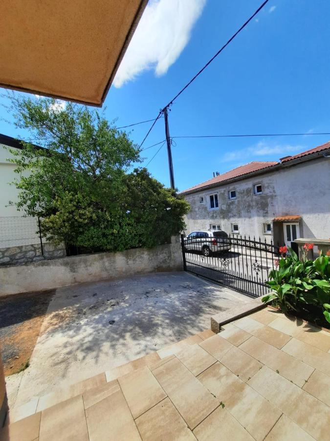 Appartement Lana 2 à Senj  Extérieur photo
