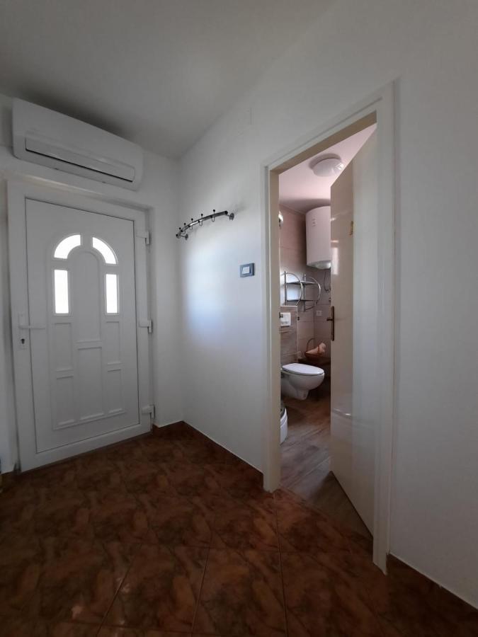 Appartement Lana 2 à Senj  Extérieur photo
