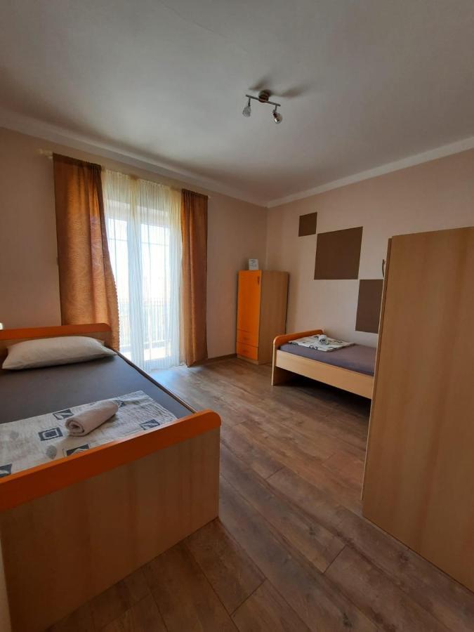 Appartement Lana 2 à Senj  Extérieur photo