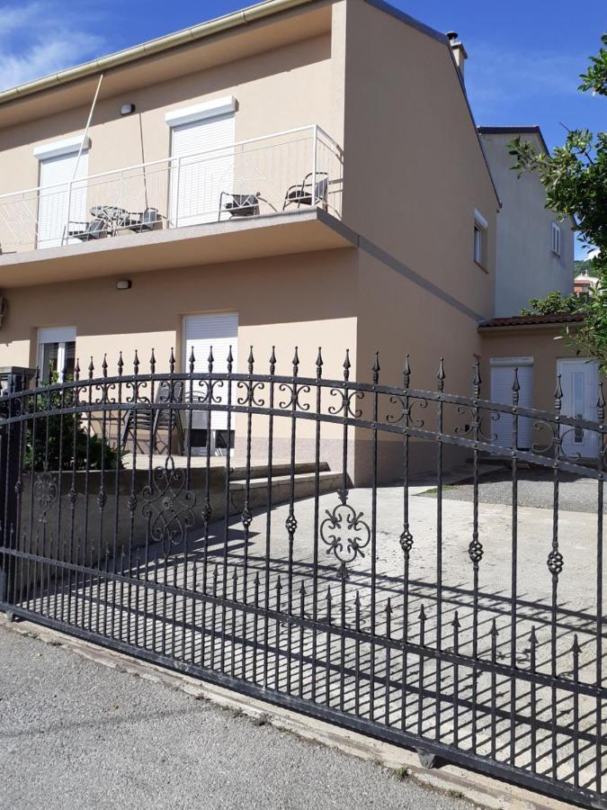 Appartement Lana 2 à Senj  Extérieur photo